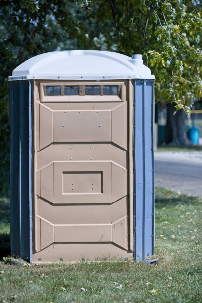 Porta potty delivery and setup in Austin, IN